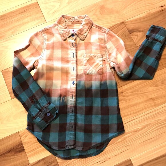 Upcycled Bleach Dyed Flannel Girl’s Shirt Size 8: Painted Inspirational Quote - Picture 5 of 11